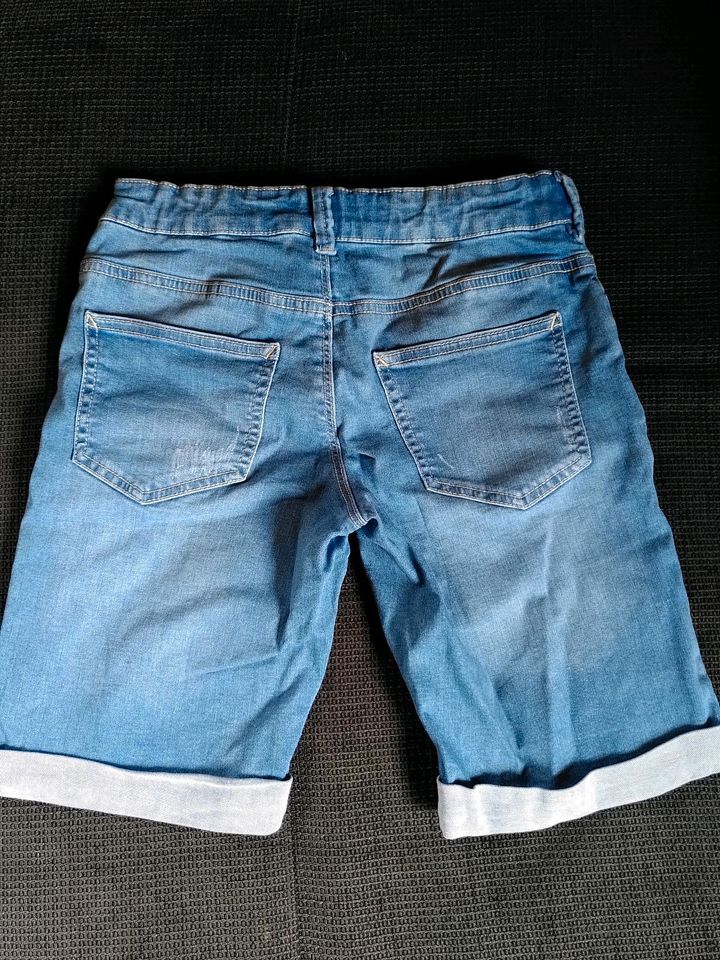 Kurze Jeans Größe 152 in Owen