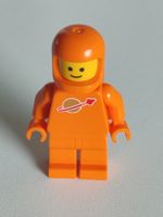 LEGO Minifigur Spaceman Astronaut sp130 orange aus Buch NEU Bayern - Friedberg Vorschau