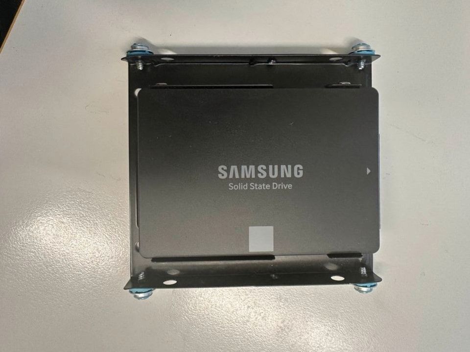 Samsung SSD 500GB Festplatte + Einbaurahmen im Wert von 10€ in Hannover