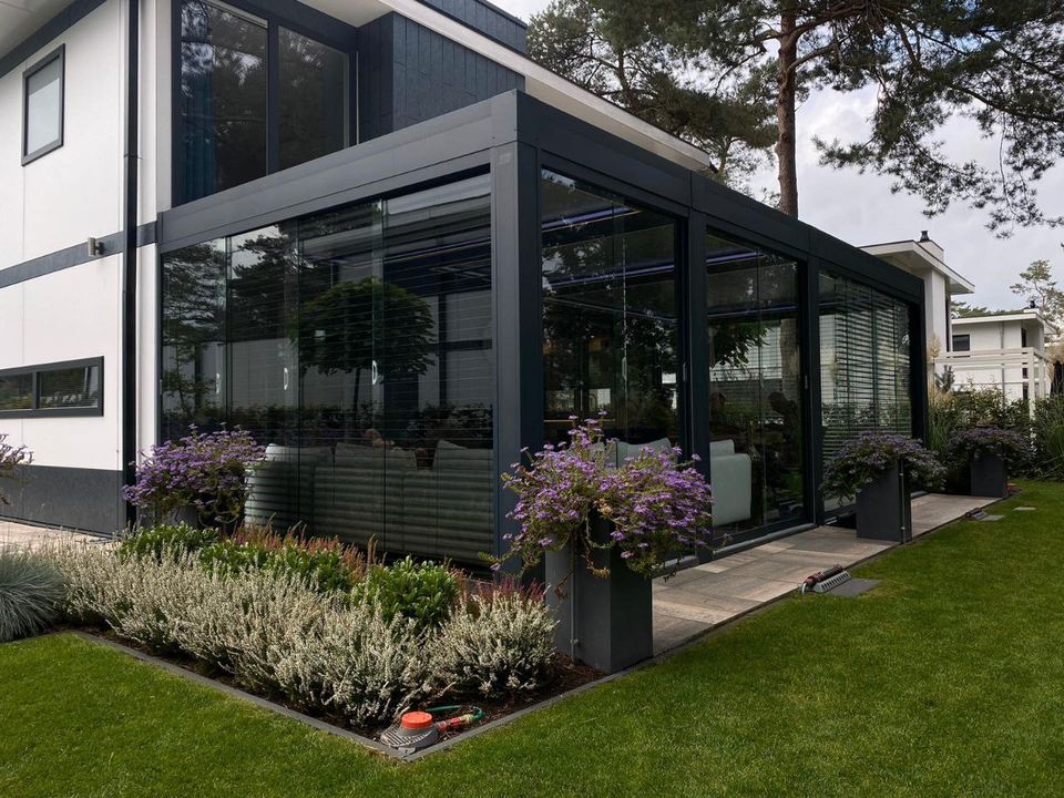 Wintergarten Flachdach CUBE Terrassenüberdachung Glasdach Veranda in Essen