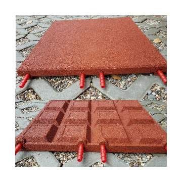 Stallmatten Gummimatten Boxenmatten rutschsicher Paddockplatten in Niederbreitbach