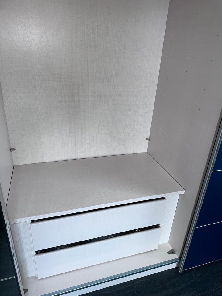 Kleiderschrank, Kommode, 2x Nachtschrank Staud blau in Gelting Angeln