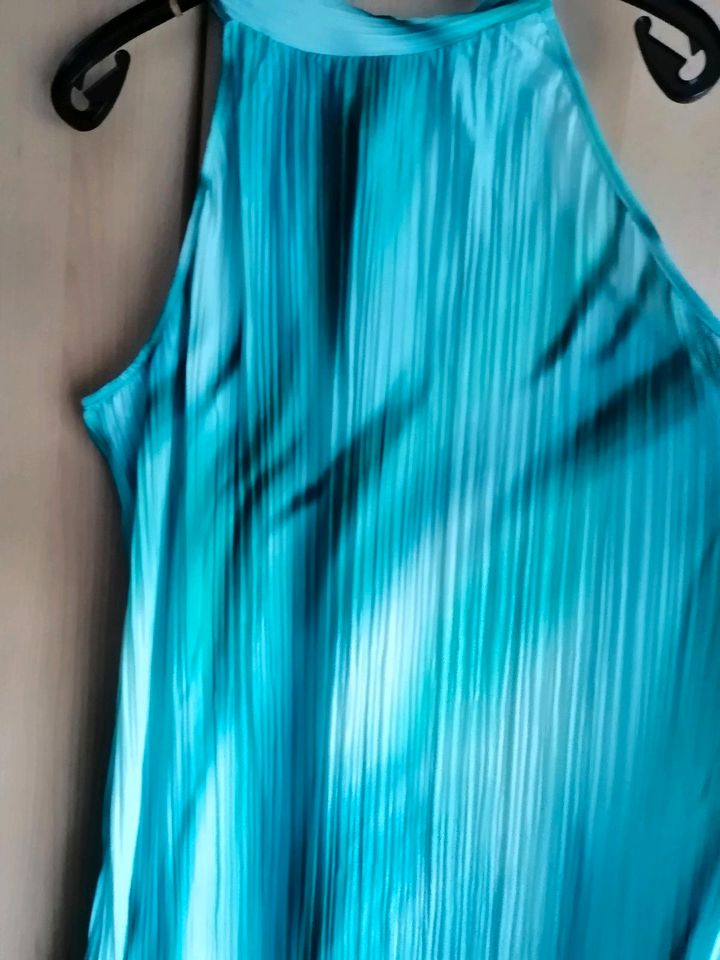 Kleid mit schönen Muster in Schwäbisch Gmünd