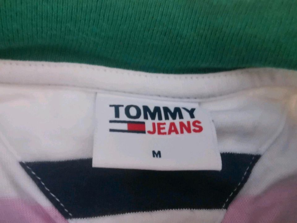 Tommy Hilfiger T-shirt Gr. M neuwertig in Gottmadingen