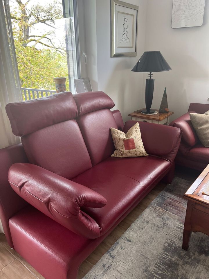 Couch Sofa 2-Sitzer 2,5-Sitzer mit Kopfstützen Rot Leder in Siegen