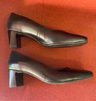 Damen Pumps von Ara Größe 3 1/2 ( 36) schwarz, ungetragen Niedersachsen - Otterndorf Vorschau