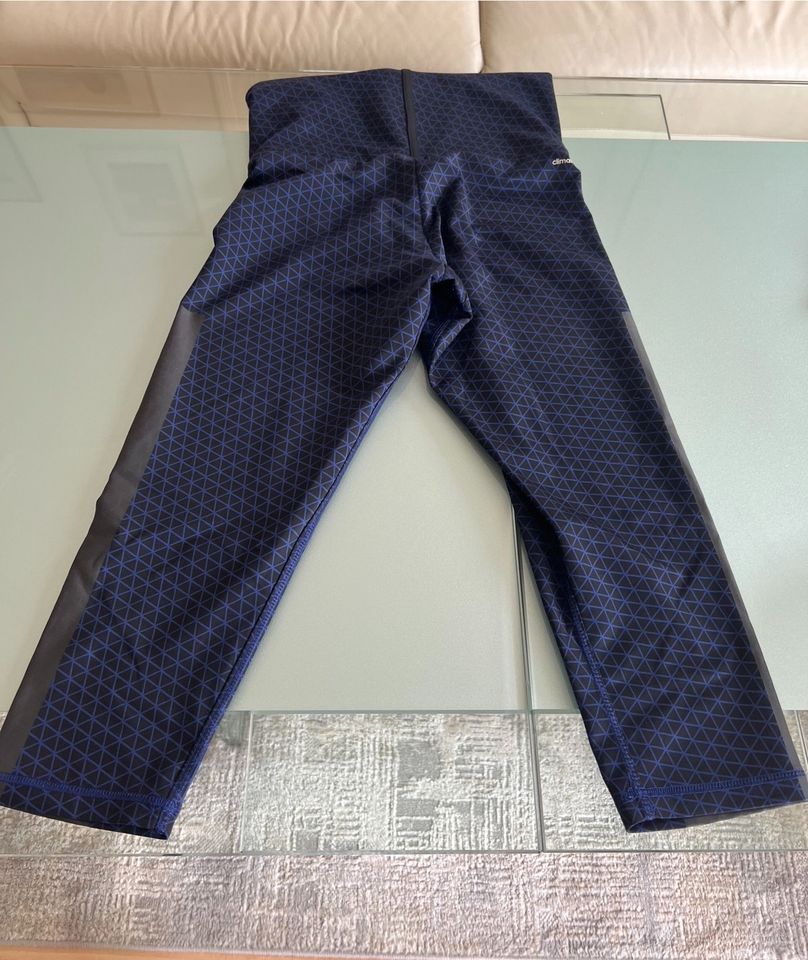 Adidas Leggings (Capri) für Frauen, Gr. 34-36 (S), hoher Bund in Berlin