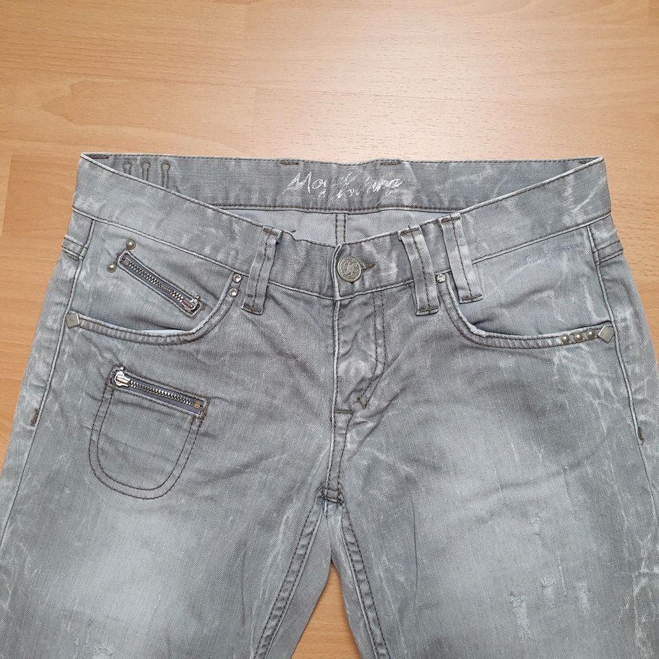 Damen Bootcut Jeans Größe W29 in Bischweier