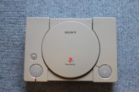 Sony Playstation 1 SCPH-9002 mit 4 Games und Zubehör! Nordrhein-Westfalen - Hattingen Vorschau