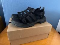 Gr. 36 UGG Ashton Multistrap Mädchen Plateau Sandalen schwarz Friedrichshain-Kreuzberg - Friedrichshain Vorschau