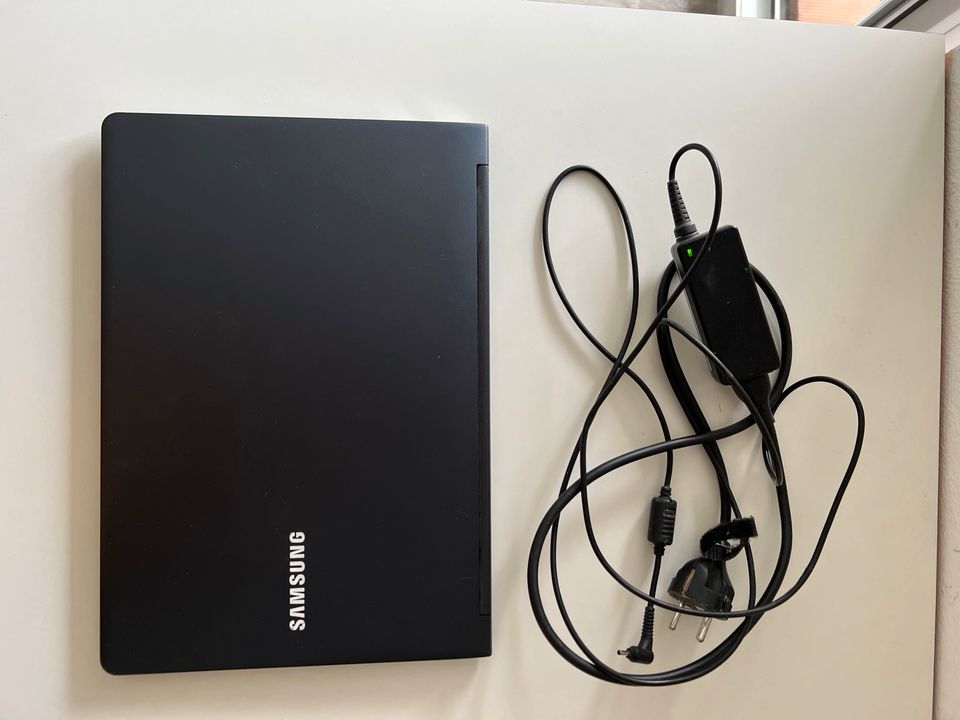 Samsung Ultrabook Laptop 900X3E Notebook in Bonn
