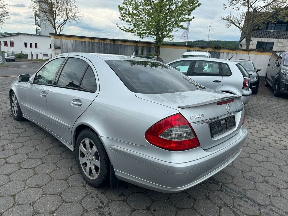 Mercedes-Benz E 200 E -Klasse Lim. E 200 K NGT in Elz