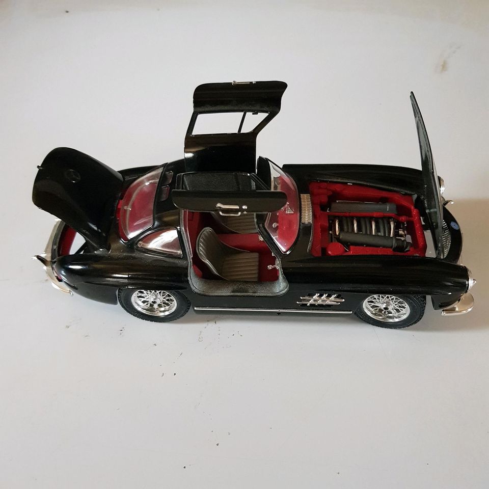 Modell Mercedes 300 SL ( 1954 )  1:10 in Schotten