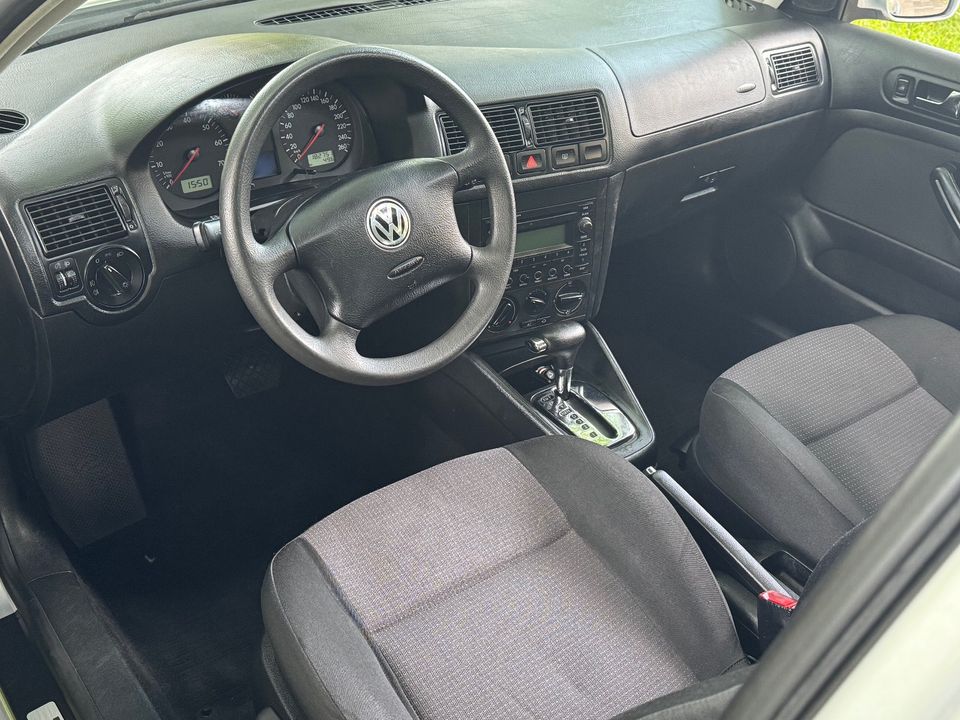 VW Golf 1.6 Benziner Automatik in Düren