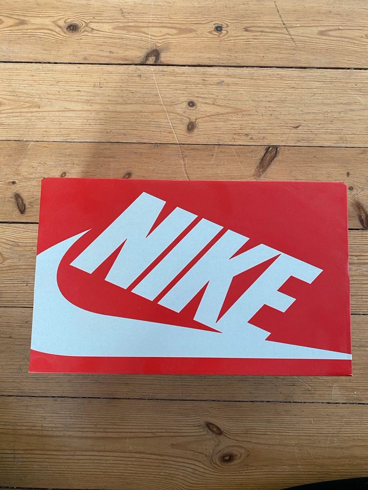 ♡ Nike Sportschuhe grau (Größe 40) ♡ in Hamburg