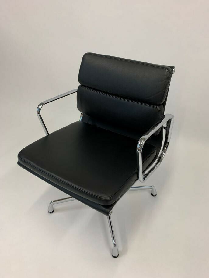 Vitra Konferenzstuhl EA 208 Soft Pad Chair drehbar Refurbished in Hemmingen