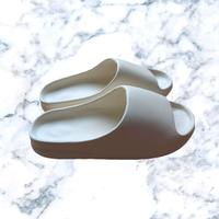 Yeezy Slides Beige Größe 44-45 Neu & unbenutzt Leipzig - Lindenau Vorschau