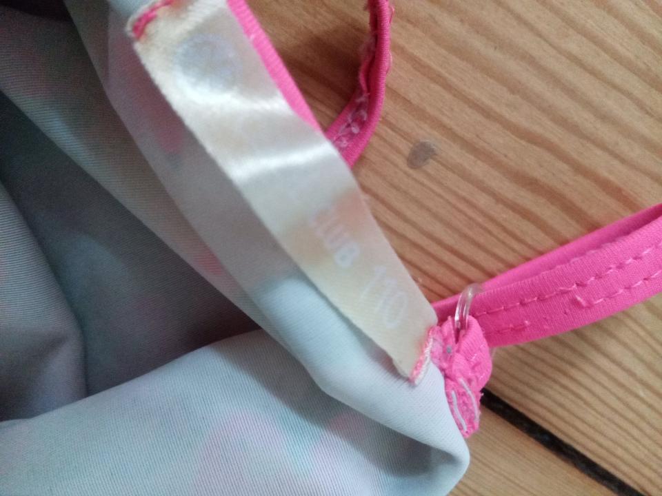 2x Badeanzug Gr 104 110 Pusblu blau Regenbogen pink Vögel in Berlin