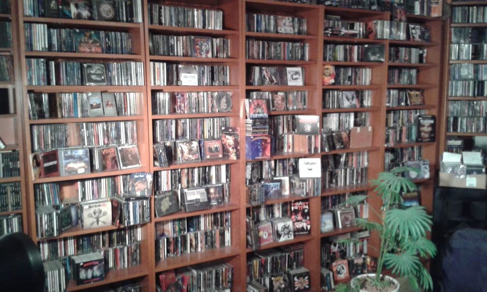 CDs + Musik DVDs + Rock LPs !! in Herzogenrath