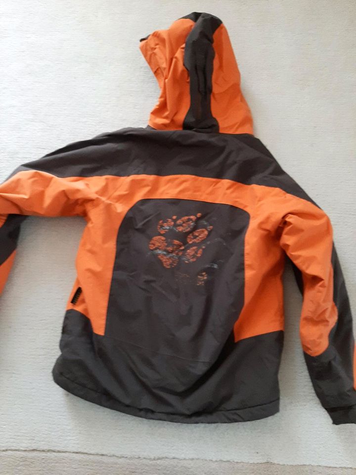 Jack Wolfskin Winterjacke Gr. 140 in Mandelbachtal