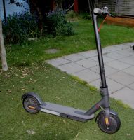 Xiaomi Mi Elektro Scooter 30 km Reichweite, bis 100 kg belastbar Rheinland-Pfalz - Kircheib Vorschau