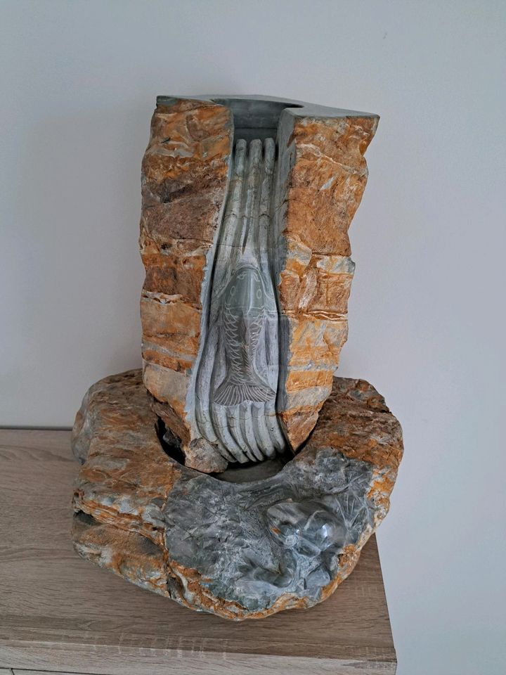 Brunnen, Zierbrunnen mit dekorativen Verzierungen Höhe 56 cm in Selm