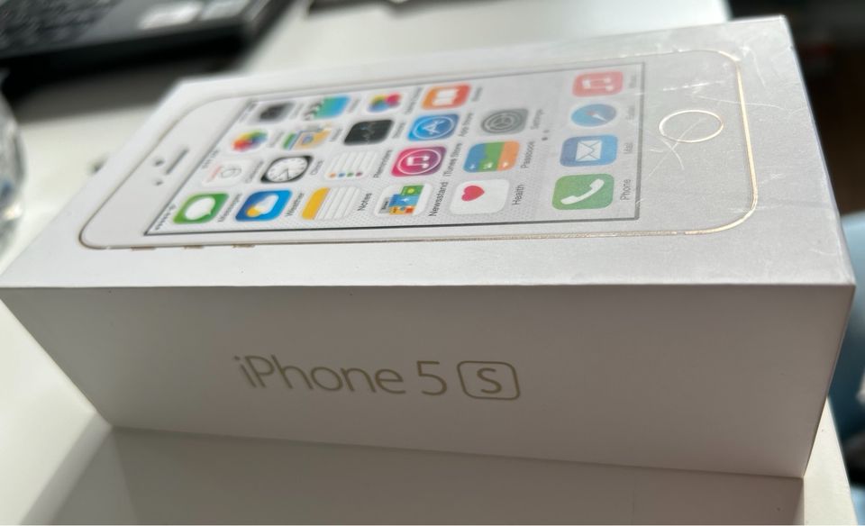 iPhone 5 S Gold 16gb in Hannover