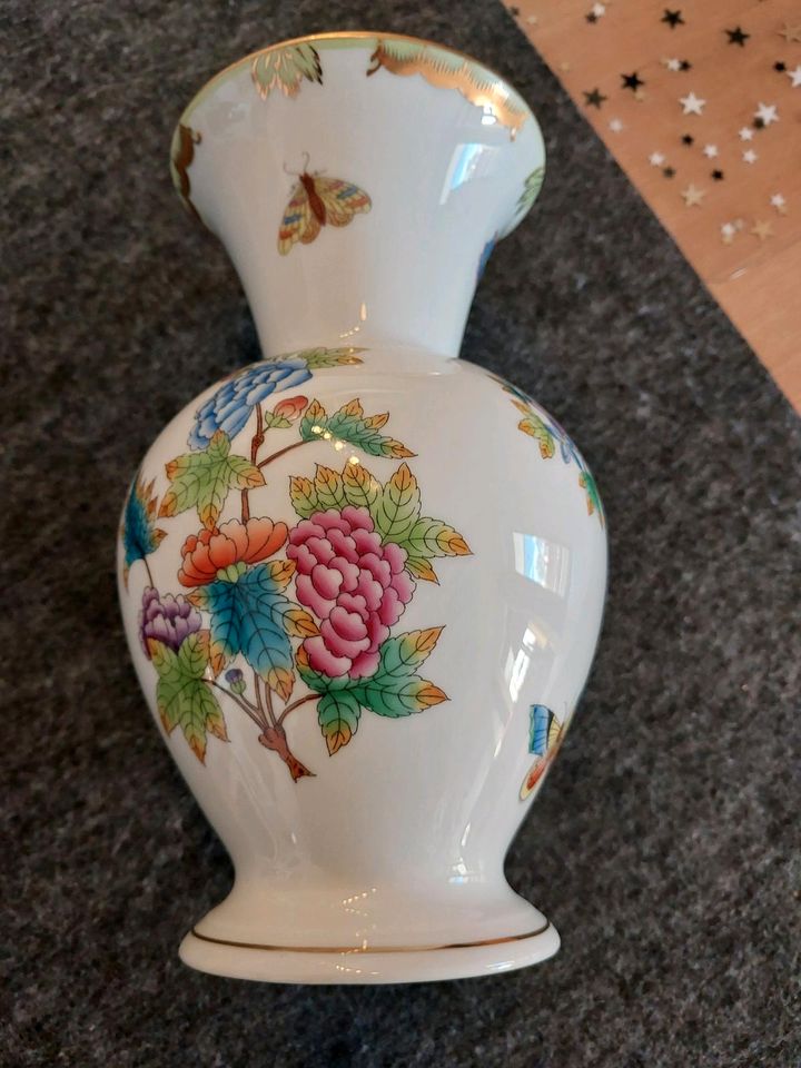 Herend Porzellan Vase  Schmetterlinge 20,5cm Höhe -Neu Selten ! Q in Töging am Inn