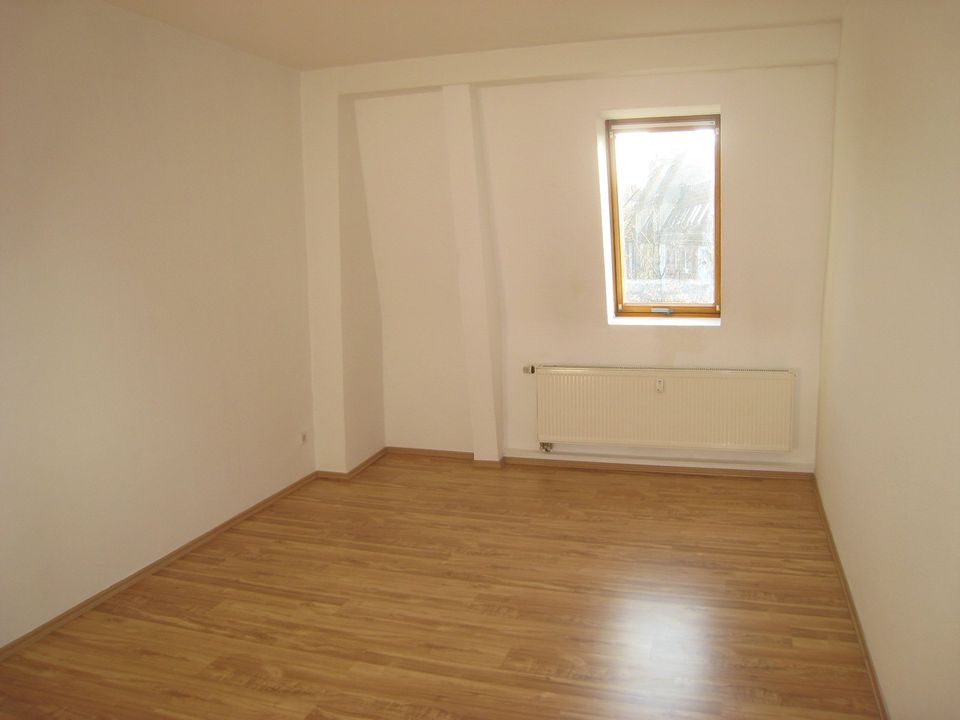 Attraktive und gepflegte 2-Zimmer-Dachgeschosswohnung mit Balkon in Erfurt