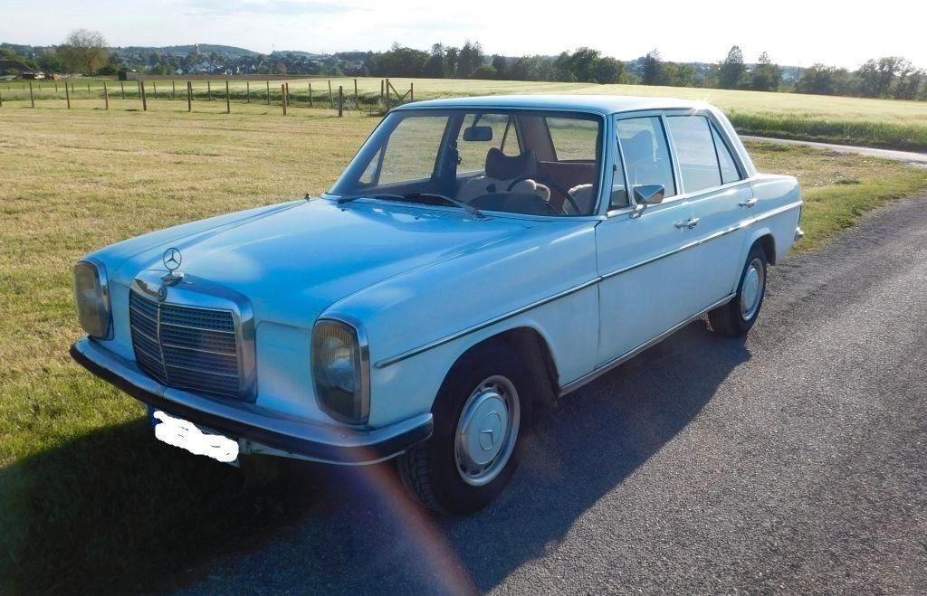 Abbildung des Autos Mercedes-Benz 240D Stric…