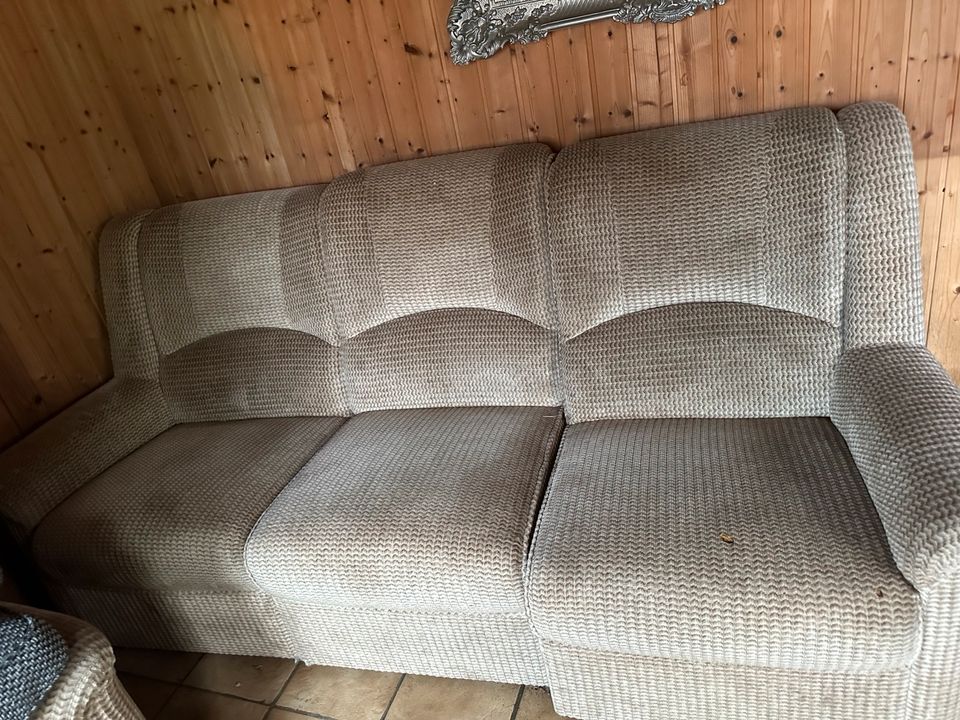 Altes Sofa zu verschenken in Flensburg