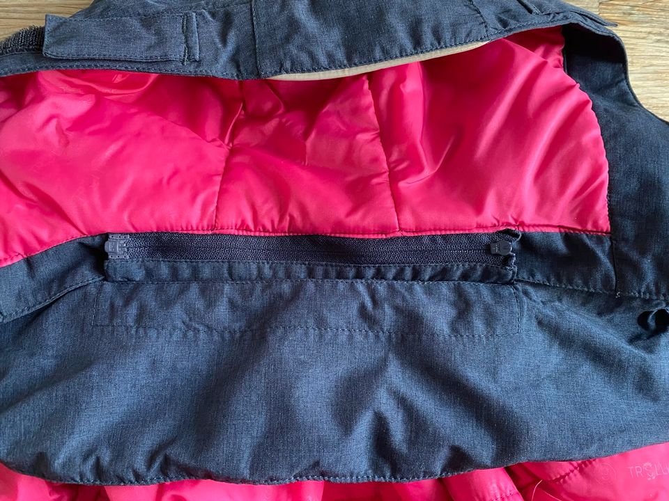 Gefütterte Trollkids Winterjacke Größe 152 Farbe dunkelblau, pink in Börtlingen