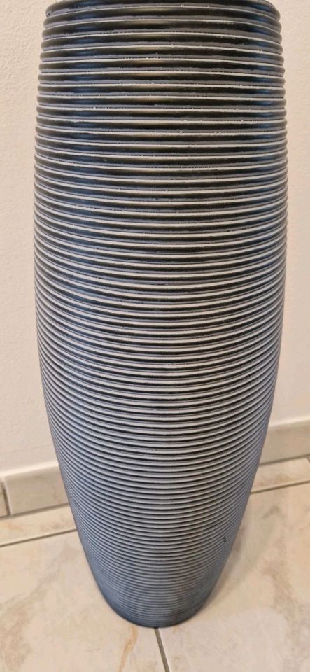 Vase (Kunststoff Bodenvase) in Rednitzhembach