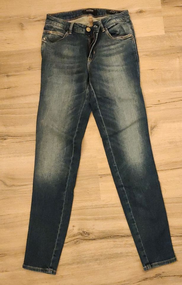 Guess Jeans Gr. 26 neuwertig in Uedem