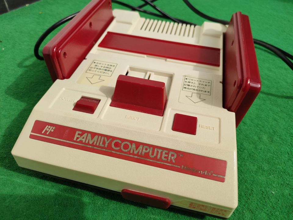 Original Nintendo Famicom in Kiel