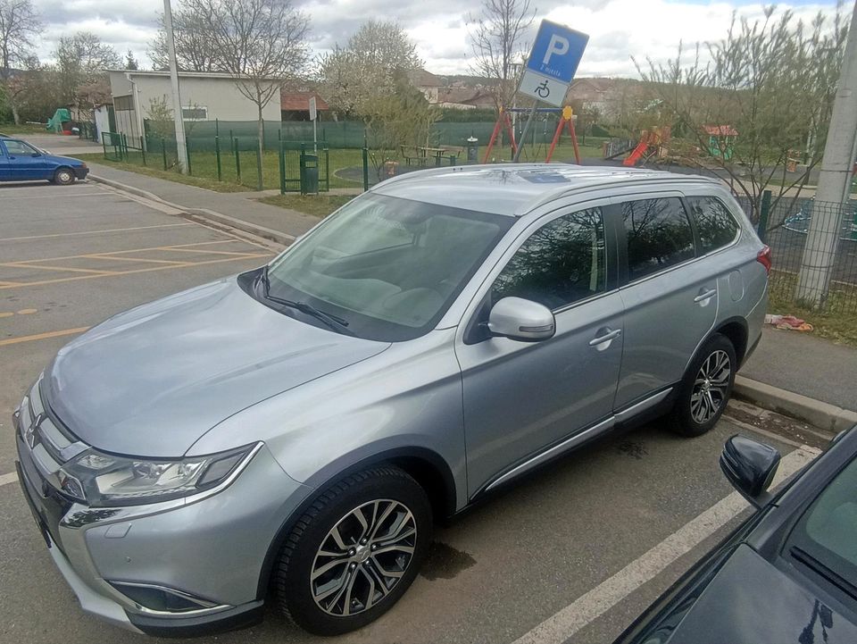 Mitsubishi Outlander in Lochhausen