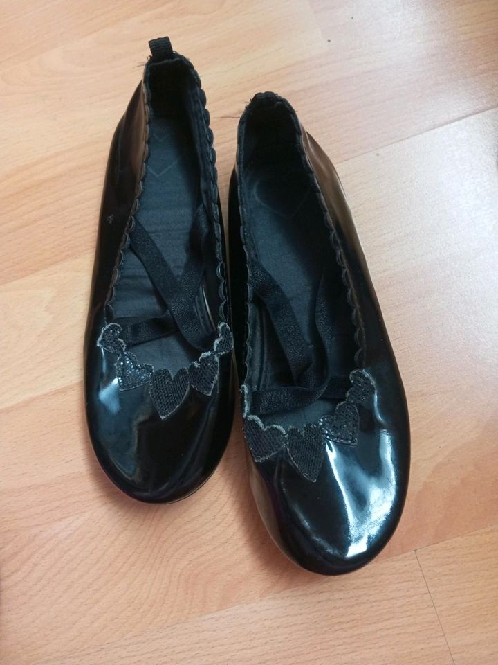 Schwarze Ballerinas Gr 32 in Berlin