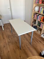 Ikea Schreibtisch (120 cm x 60 cm) in weiß mit Edelstahl Beinen Berlin - Pankow Vorschau