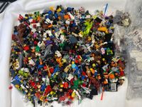 RIESIGE 5,10 Pfund schwere LEGO-Minifiguren-Los mit Brickvault AR Hessen - Biebertal Vorschau