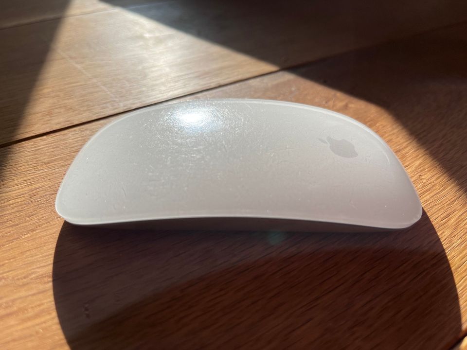 Apple Magic Maus selten genutzt. Oberseite etwas matt. in Freudenstadt