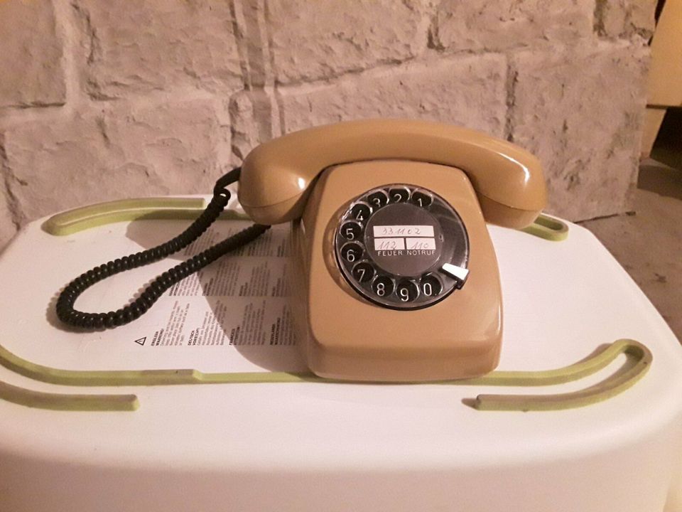 Altes Wahlscheibentelefon in Kiel
