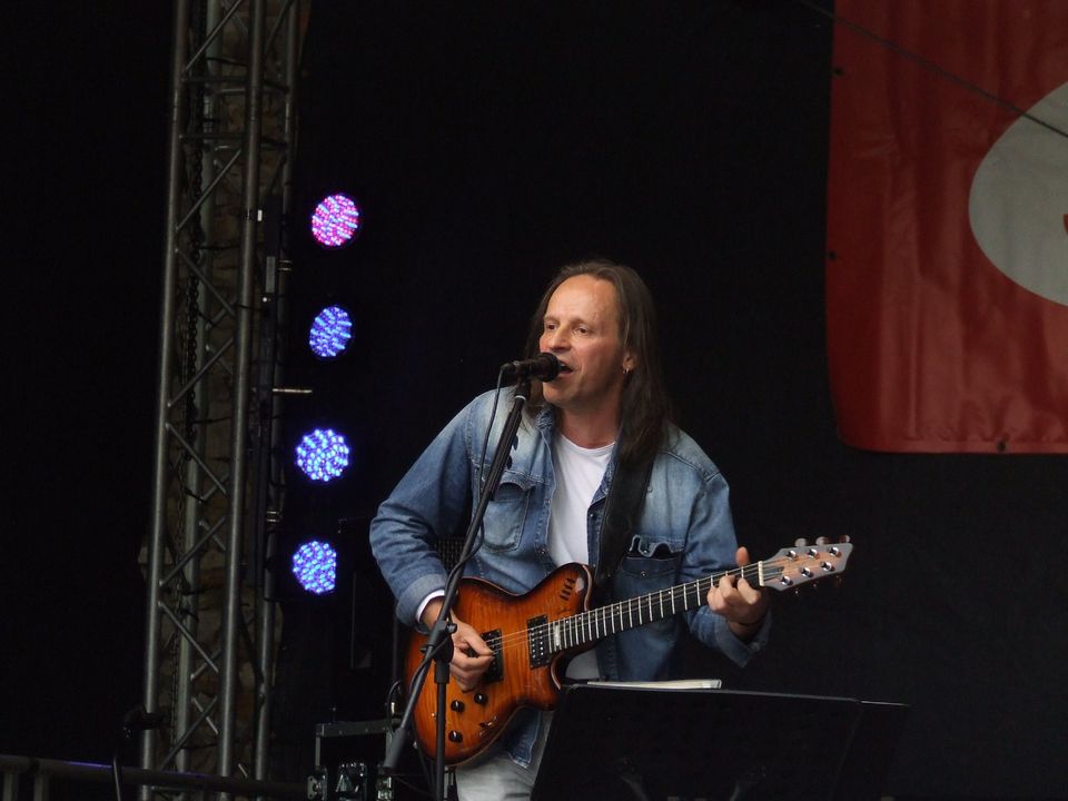 Sänger Solo Musiker Band Live Musik Gitarrist kein DJ in Dresden