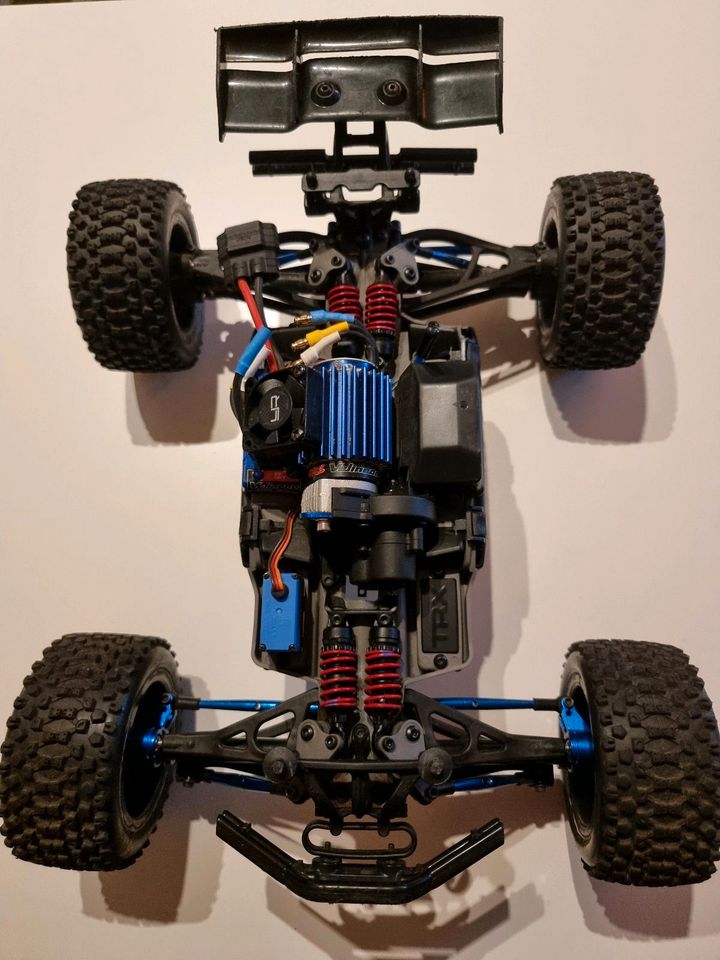 Traxxas E-Revo Brushless 1/16 + Ersatzteile in Gemünden (Wohra)