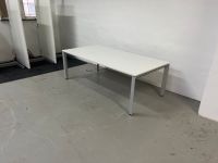 100 x Schreibtisch / Besprechungstisch / Steelcase / Büroauflösung Köln - Ehrenfeld Vorschau