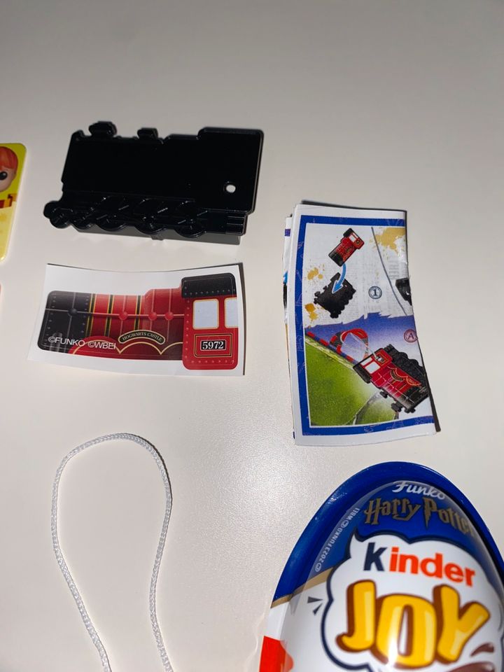 Harry Potter Kinder Joy kinderjoy Figur Hogwarts Express Zug 2 in Hückelhoven