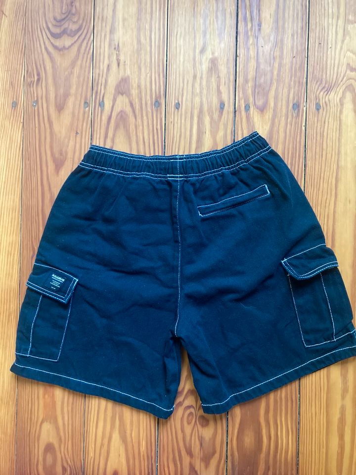 Pull&Bear Cargo Shorts, schwarz, S in Hamburg