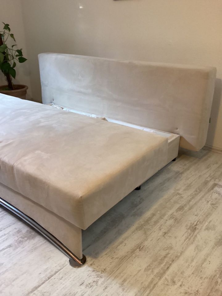 Sofa Schlafsofa mit Bettkasten in Engen