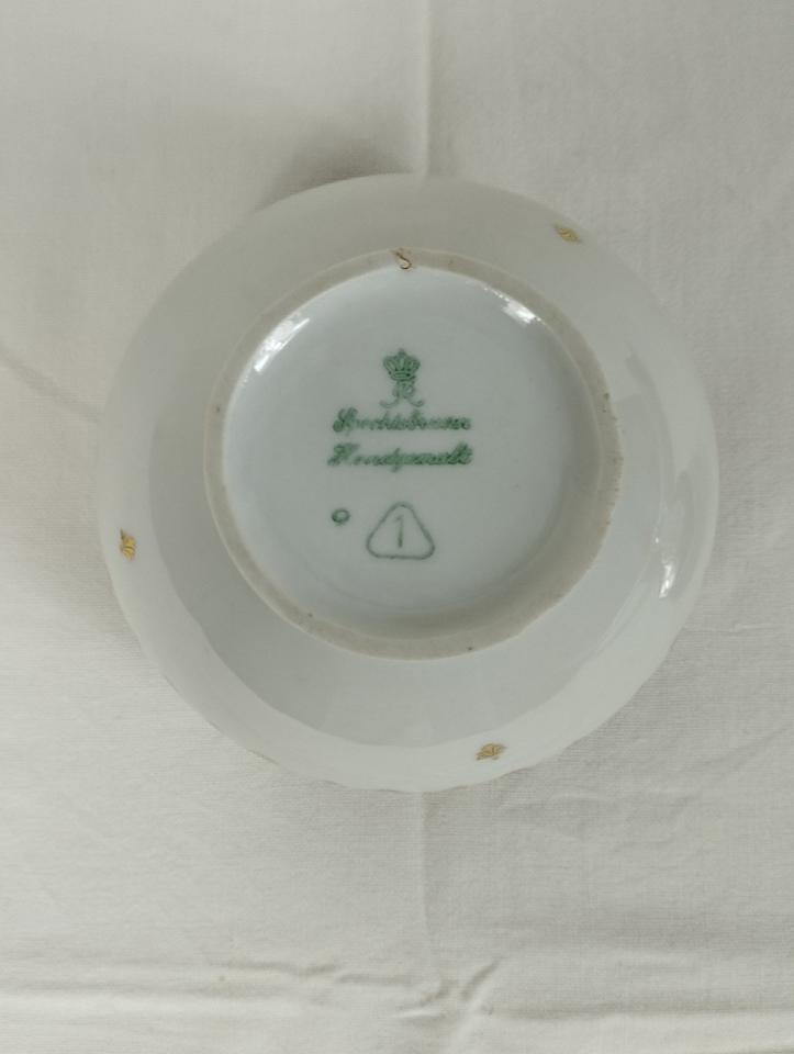 DDR Spechtsbrunn Bonboniere Weinlaub rot/weiß/gold Handgemalt in Hohenstein-Ernstthal