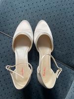 Brautschuhe ivory Größe 39/40 Niedersachsen - Zetel Vorschau