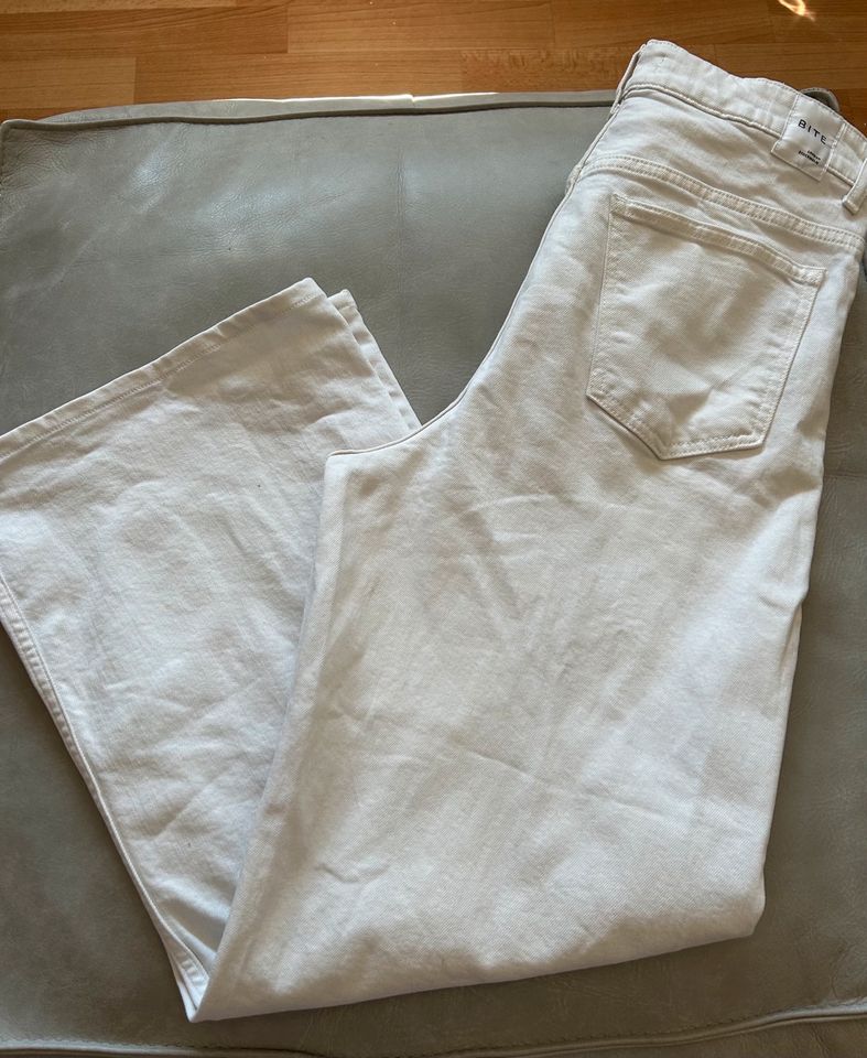 Damen Jeans von BITE Stockholm Creme weiß W31/L32 weites Bein in Bielefeld